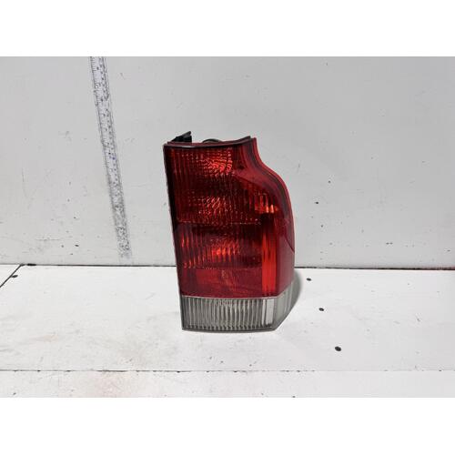 Volvo V70 Right Lower Tail Light 04/2000-11/2004