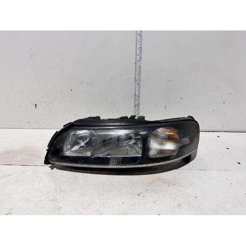 Volvo V70 Right Head Light 03/2000-11/2004