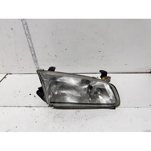 Toyota Camry Right Head Light MCV20 08/1997-09/2000