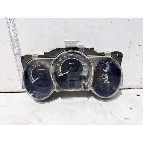 Toyota Hilux Instrument Cluster GGN15 02/2005-06/2011