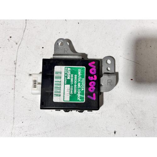 Toyota Prado 4WD Control Module GRJ120 02/2003-10/2009