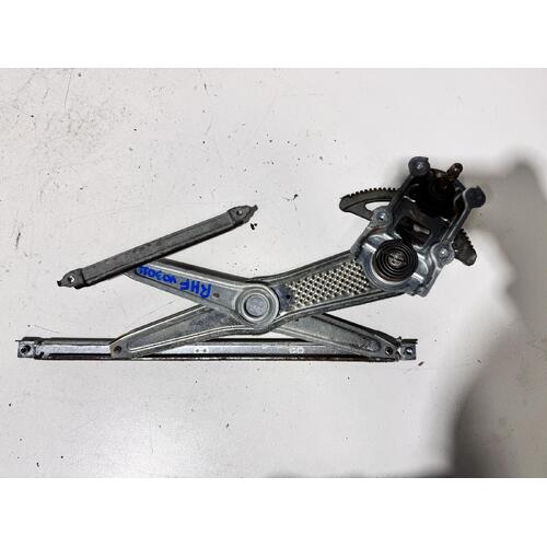 Toyota Corolla Right Front Window Regulator ZZE122 12/2001-06/2007