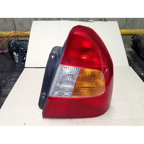 Hyundai Accent Right Tail Light LC 06/2000-02/2003