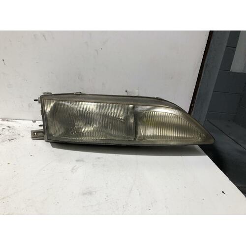 Toyota Carina Right Head Light ED ST200