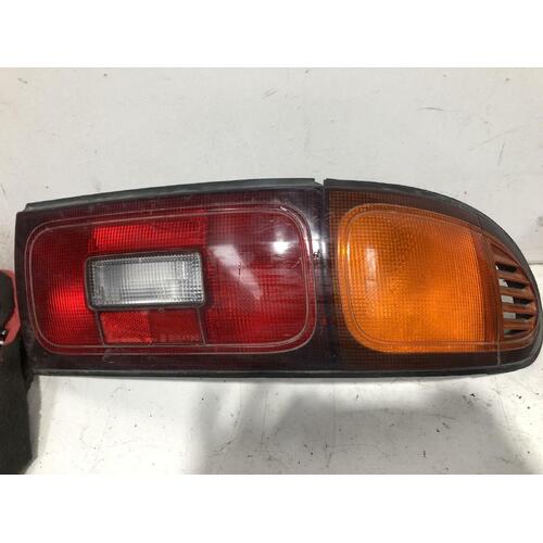 Toyota CELICA Right Tail Light ST184 3DR Hatch 10/91-02/94 Late