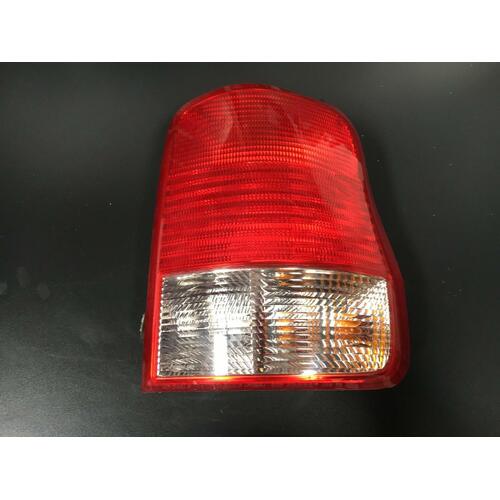 Kia Carnival KV SII Right Tail Light Early 12/2001-06/2002