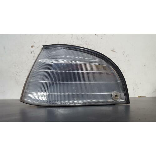 Toyota Spacia Left Corner Light YR22 10/1993-08/1993