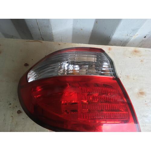 Nissan Maxima Left Tail Light A33 12/1999-11/2003