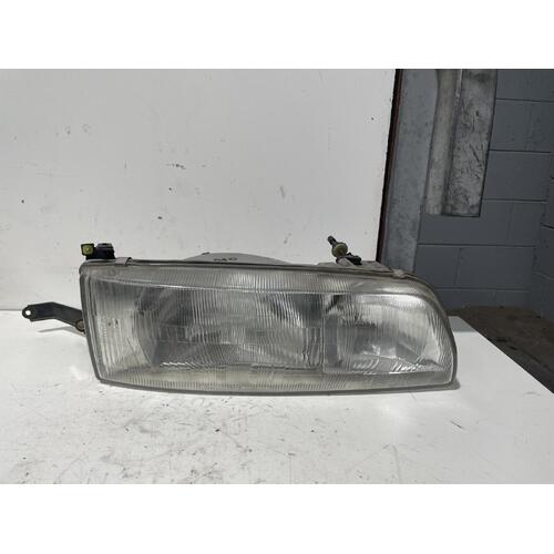 Toyota Tarago Right Head Light TCR10 09/1990-05/2000